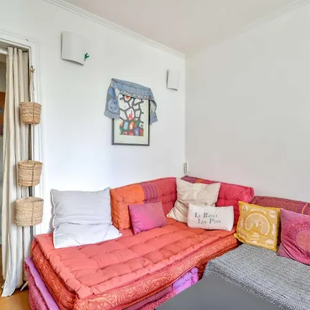 Apartment Lovely 1br Flat Near Voltaire Metro Station