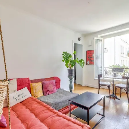 Lovely 1br Flat Near Voltaire Metro Station Appartamento Parigi